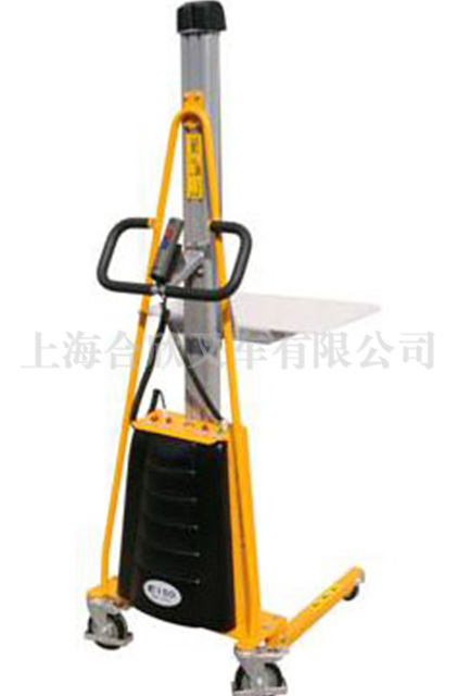 E150 半电动堆高车